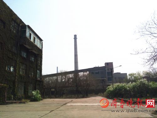 齐鲁晚报3月30日讯30日上午，历城化肥厂小区举办供暖设施成功改造庆祝大会，庆祝该小区成功加入了济南热力公司集中供暖，告别了小开云篮球_开云篮球(中国集团)股份有限公司供暖。根据济南市的要求，城区134台35吨以下的燃煤供暖开云篮球_开云篮球(中国集团)股份有限公司今冬供暖前必须淘汰升级，将不再供暖。